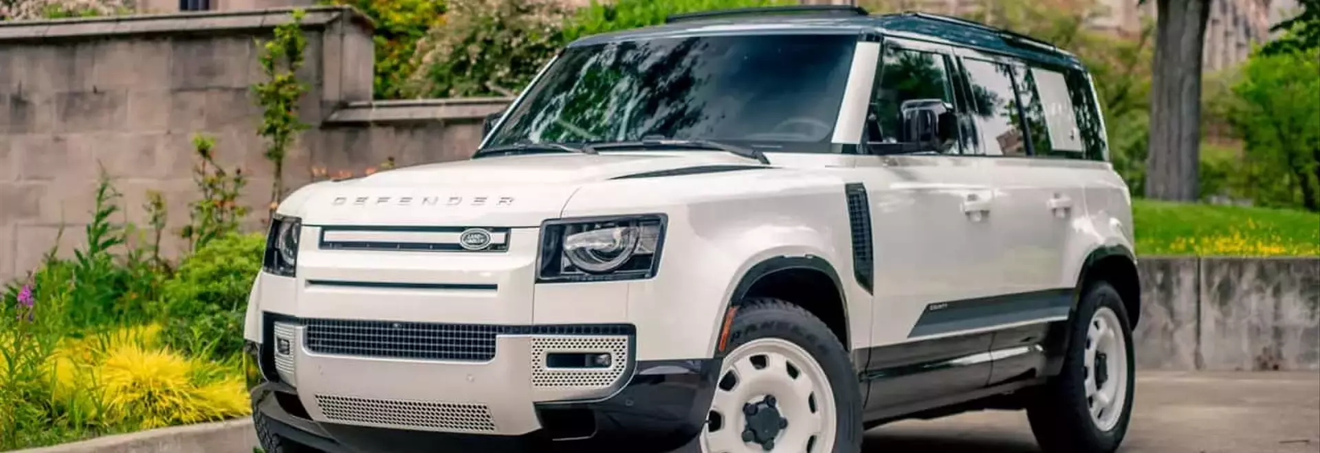 Land Rover Initiates Recall for Over 250,000 SUVs Due to Airbag Deployment Concerns