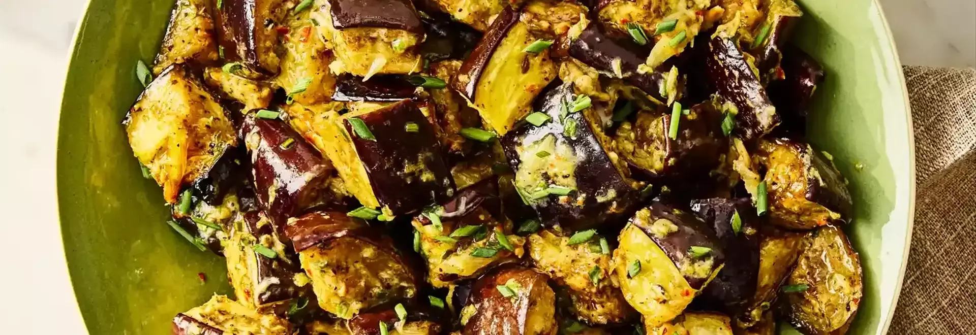 Garlicky Roasted Eggplant: A Flavorful and Healthy Side Dish