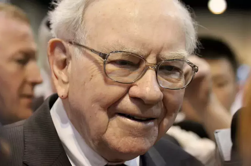 Berkshire Hathaway's Cash Reserves: A Sign of Market Caution or Opportunity?
