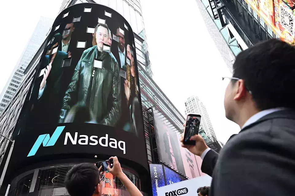 Private Equity Faces Exit Challenges Amid AI-Driven Deal Surge