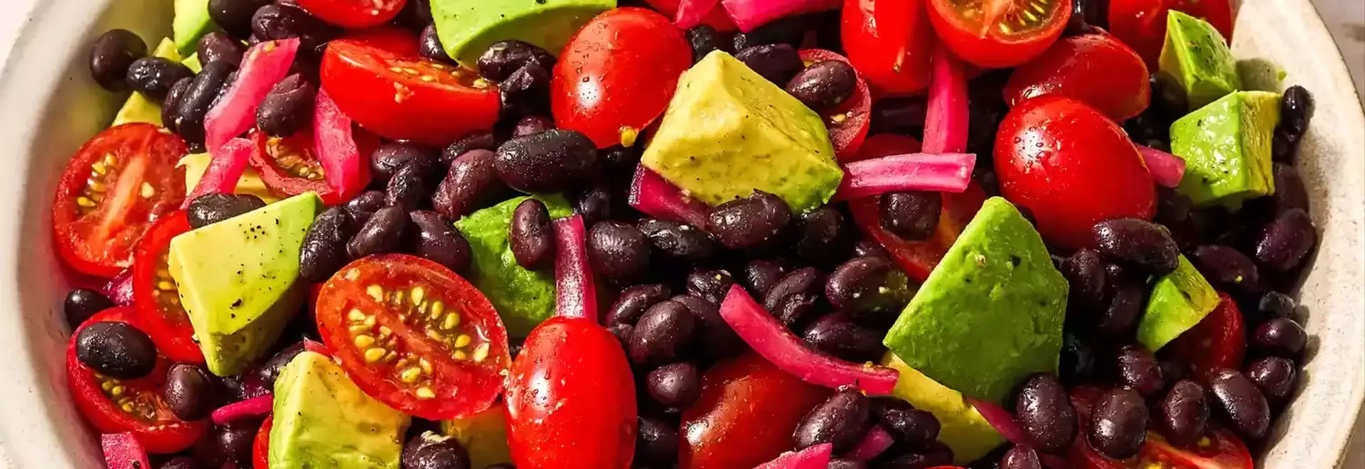 Avocado and Black Bean Salad: A Nutritious and Flavorful Dish