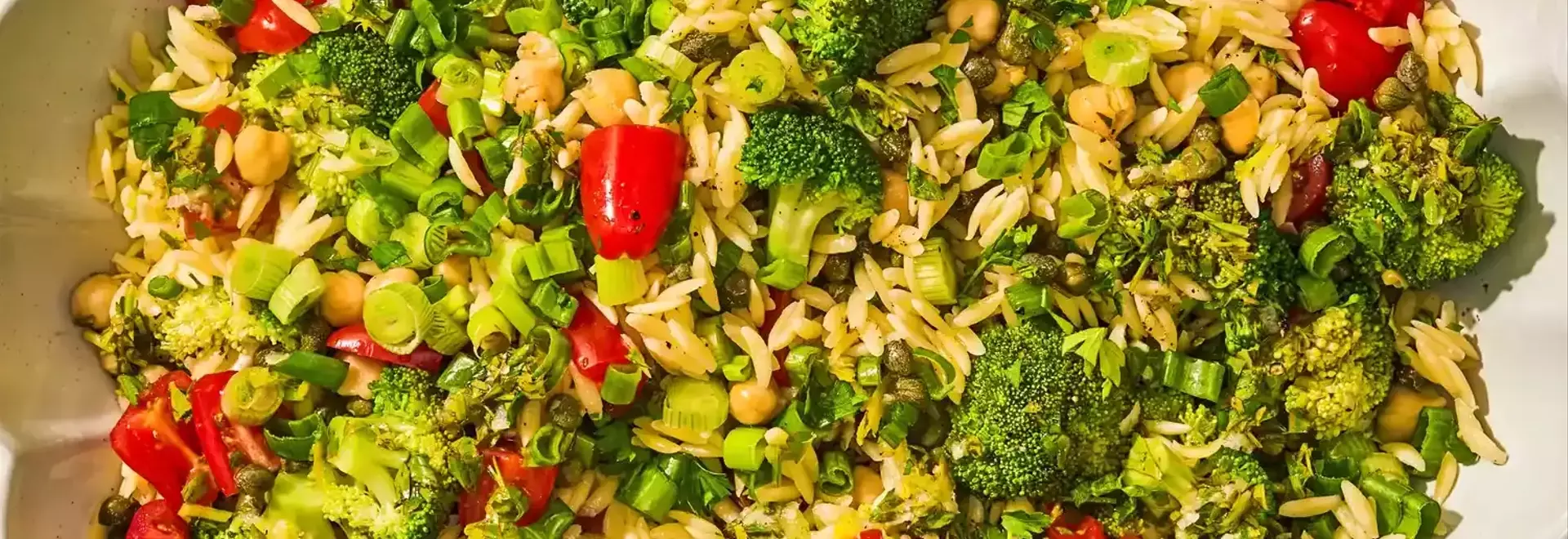 Refreshing Orzo Salad with Broccoli and Chickpeas: A Quick and Healthy Meal
