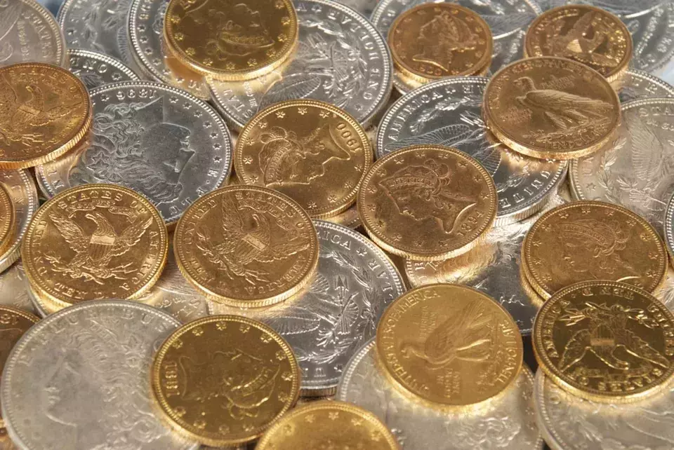 Rosland Capital Files for Chapter 11 Amid Gold Price Surge