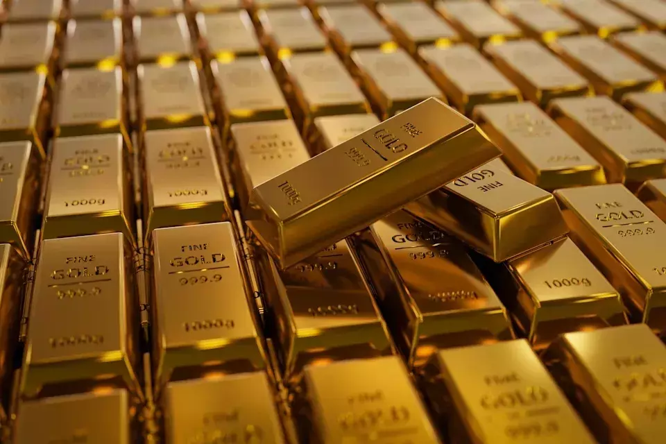 JPMorgan Modifies Gold Price Outlook Amidst Renewed Federal Reserve Concerns