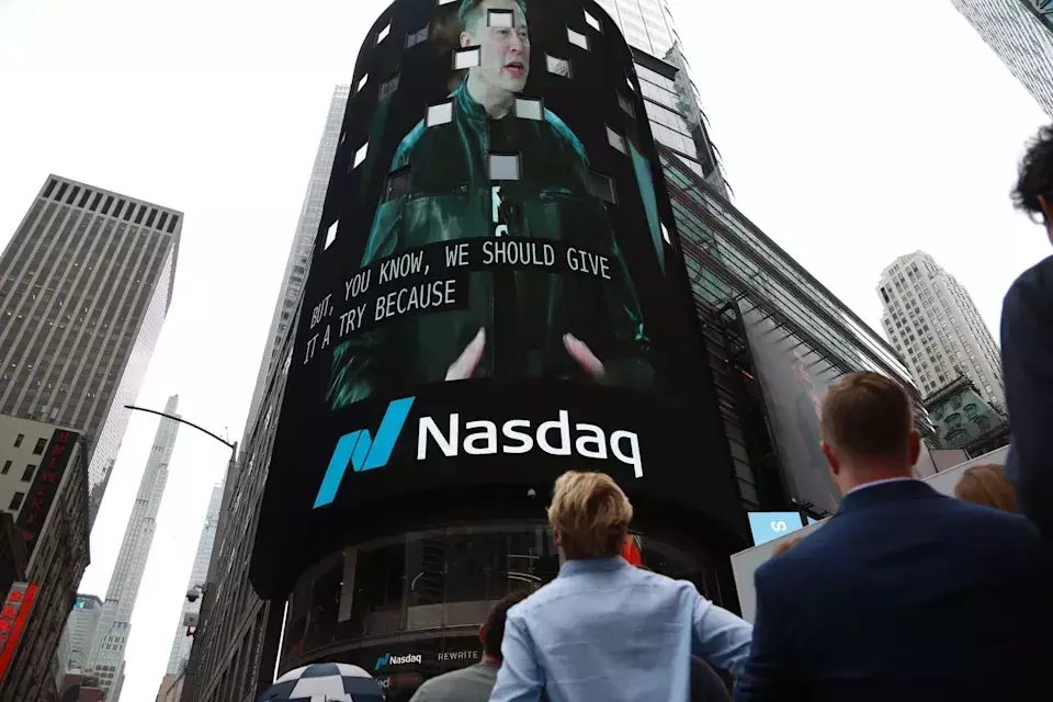 Wall Street Analysts Issue Bullish Ratings for SpaceX as Quiet Period Concludes