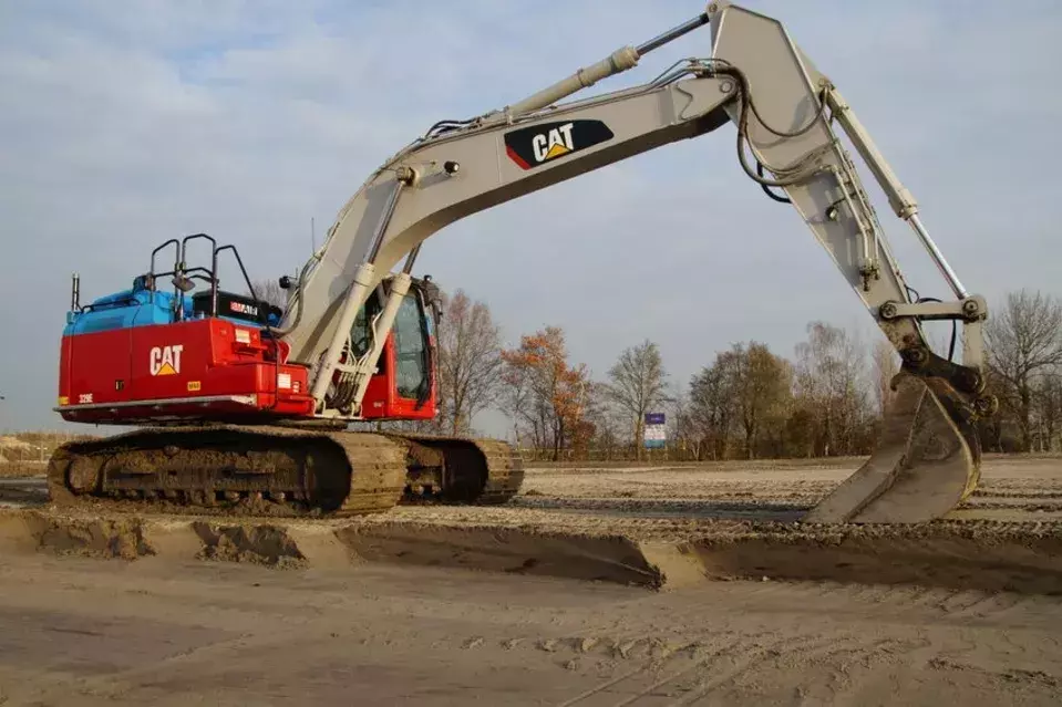 Caterpillar's Strategic Capital Returns: Dividends and Buybacks Impacting Tax Efficiency