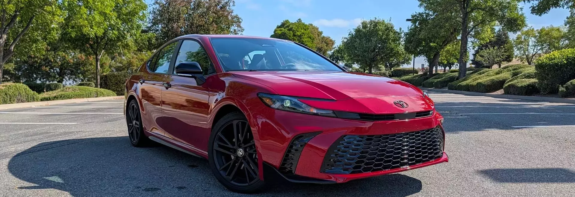 Hybrid Sedan Fuel Efficiency Showdown: Camry, Accord, and Sonata Vie for Top Spot
