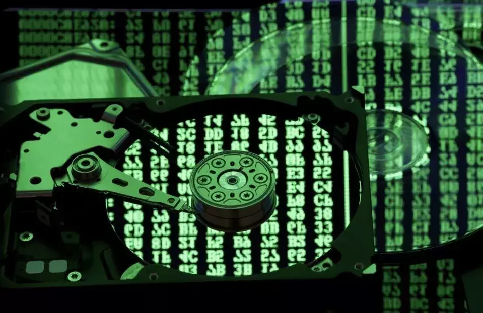 Western Digital Poised for Growth Amidst Surging AI Storage Demand and Constrained HDD Supply