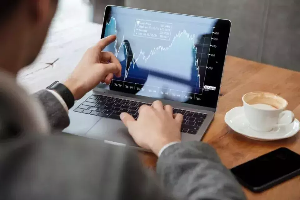 Coinbase's Chief Legal Officer Paul Grewal Departs Amidst Market Shifts