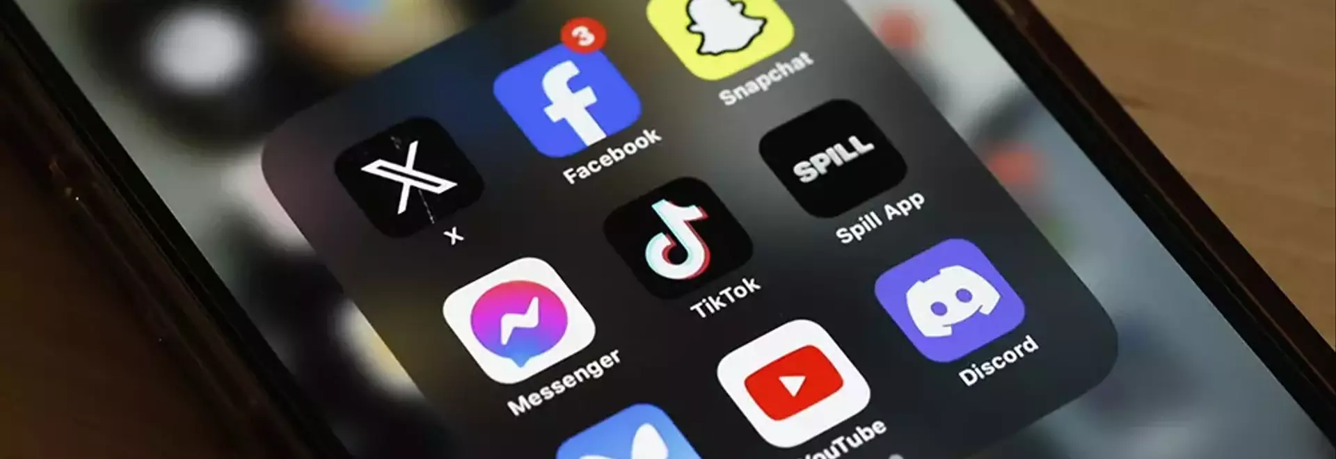 UK Government Considers Social Media Curfew for Older Teens, Following Ban for Under-16s