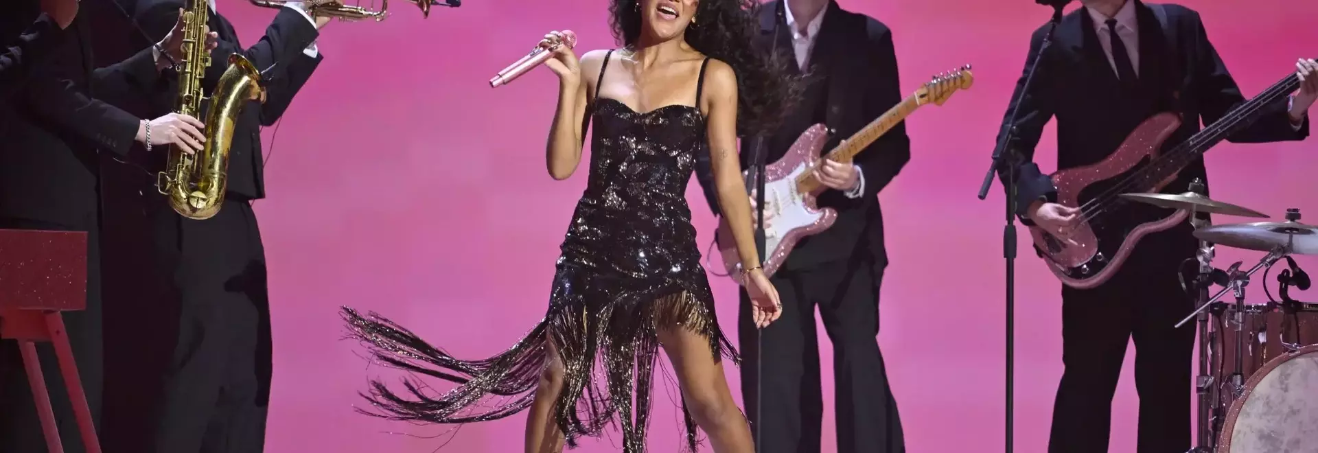Olivia Dean's Triumphant Los Angeles Performance: From Intimate Venues to Arena Stardom
