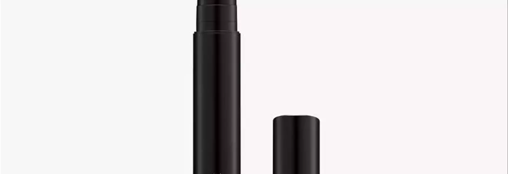 Enhancing Blue Eyes: Expert Makeup Techniques and Product Recommendations