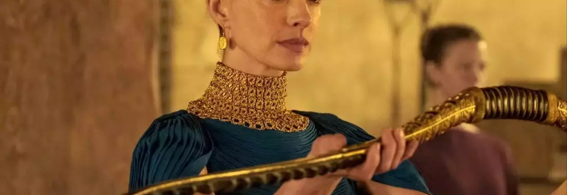 Anne Hathaway's Oscar Campaign Dilemma for 'The Odyssey'