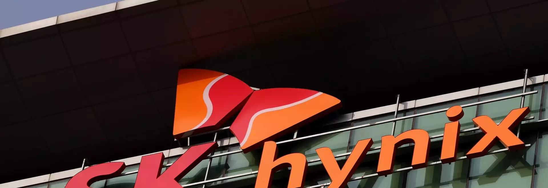 SK Hynix's Record-Breaking Revenue and the AI Memory Demand