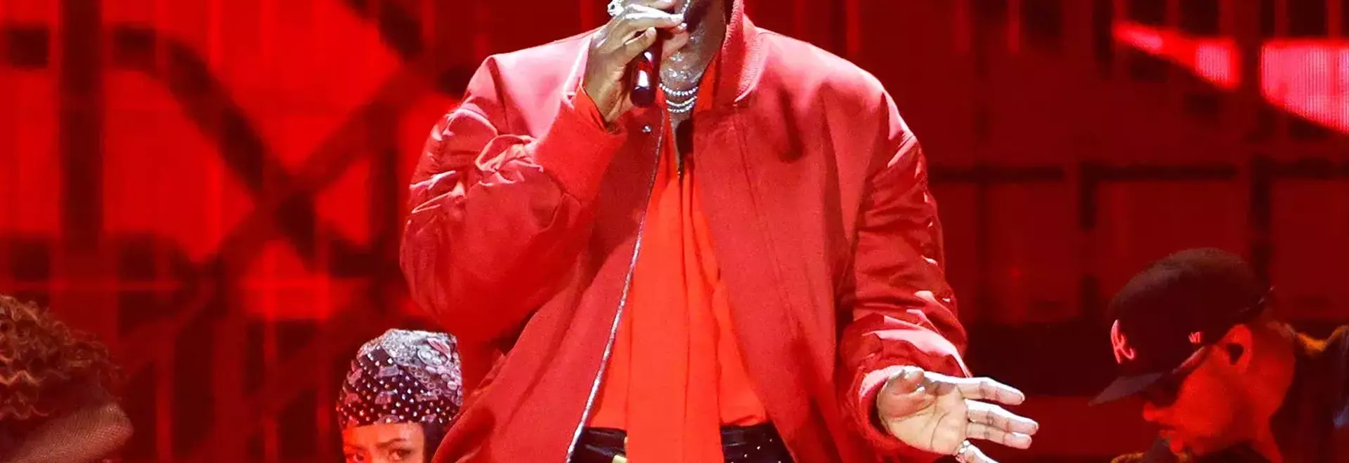 Usher's Concert Incident: Fan Rejection and Online Reactions