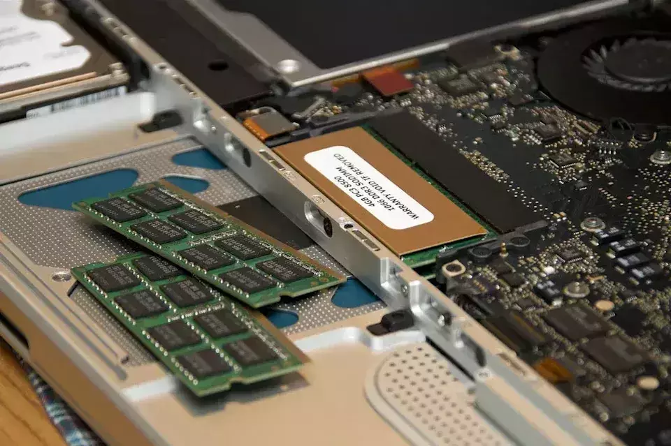 Memory and Storage Stocks Decline Amidst Market Correction