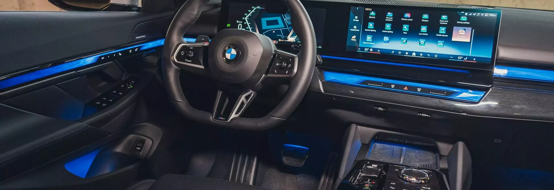 2026 BMW 540i xDrive Interior Showcase