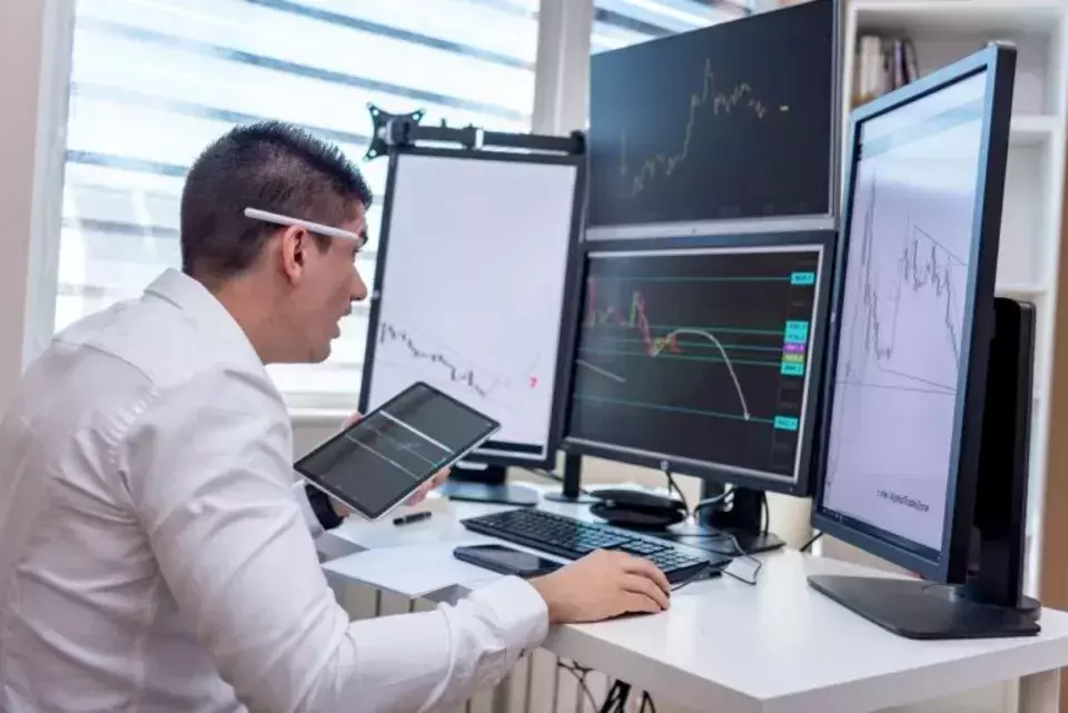 Navigating Apple's Future: Growth Opportunities Amidst Market Concerns