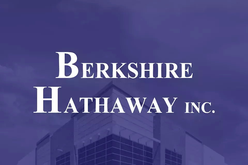 Berkshire Hathaway's Strategic Cash Deployment Under New Leadership