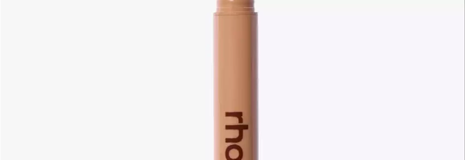 Mastering Lip Enhancement: Contouring vs. Lining for Fuller Lips