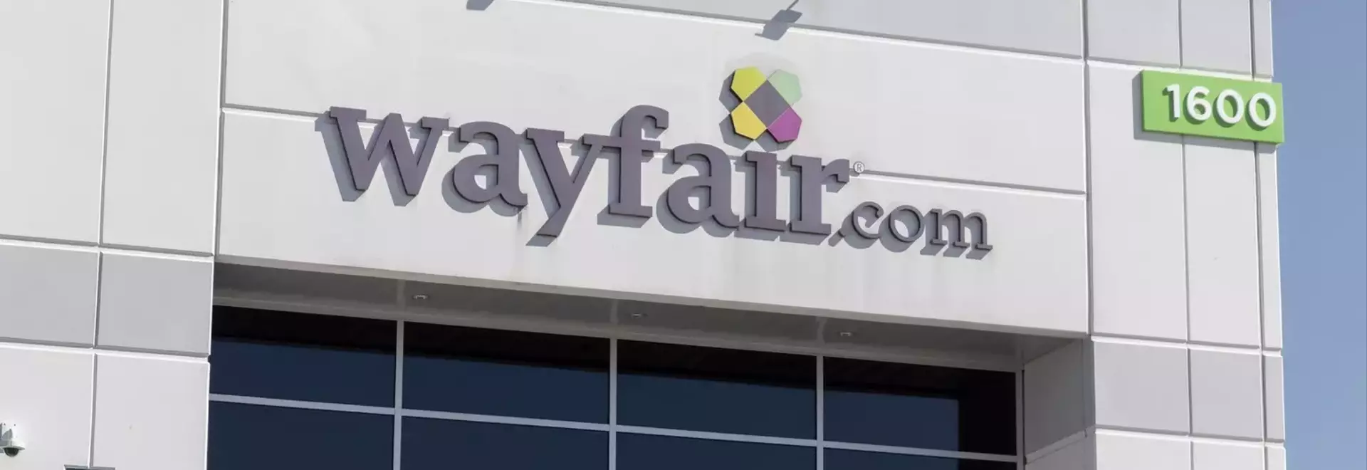 Wayfair's Strategic Shift: Omni-Channel Expansion and Financial Performance Concerns