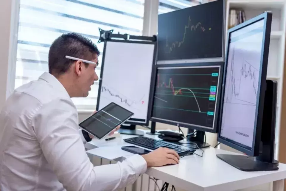 AI's Latest Moves: Claude AI Divests from ServiceNow and Inter & Co, Sparking Investor Debate