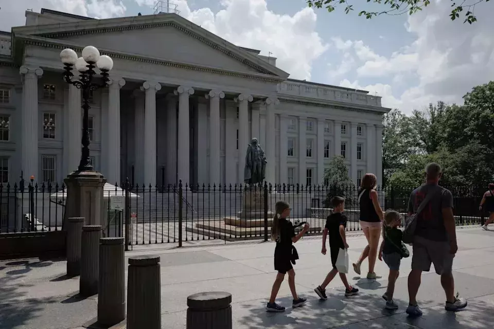 US 20-Year Treasury Auction Faces Investor Scrutiny Amid Rising Yields