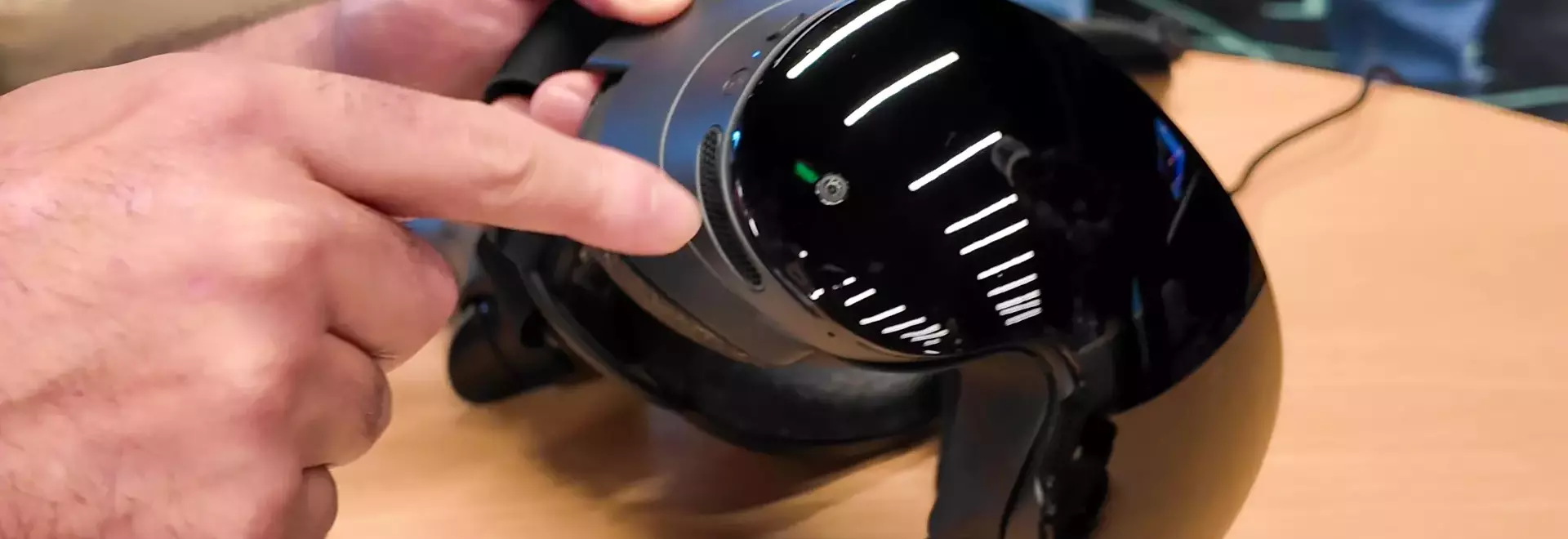 Valve's New VR Headset, Steam Frame, May Include Free Copy of Half-Life: Alyx