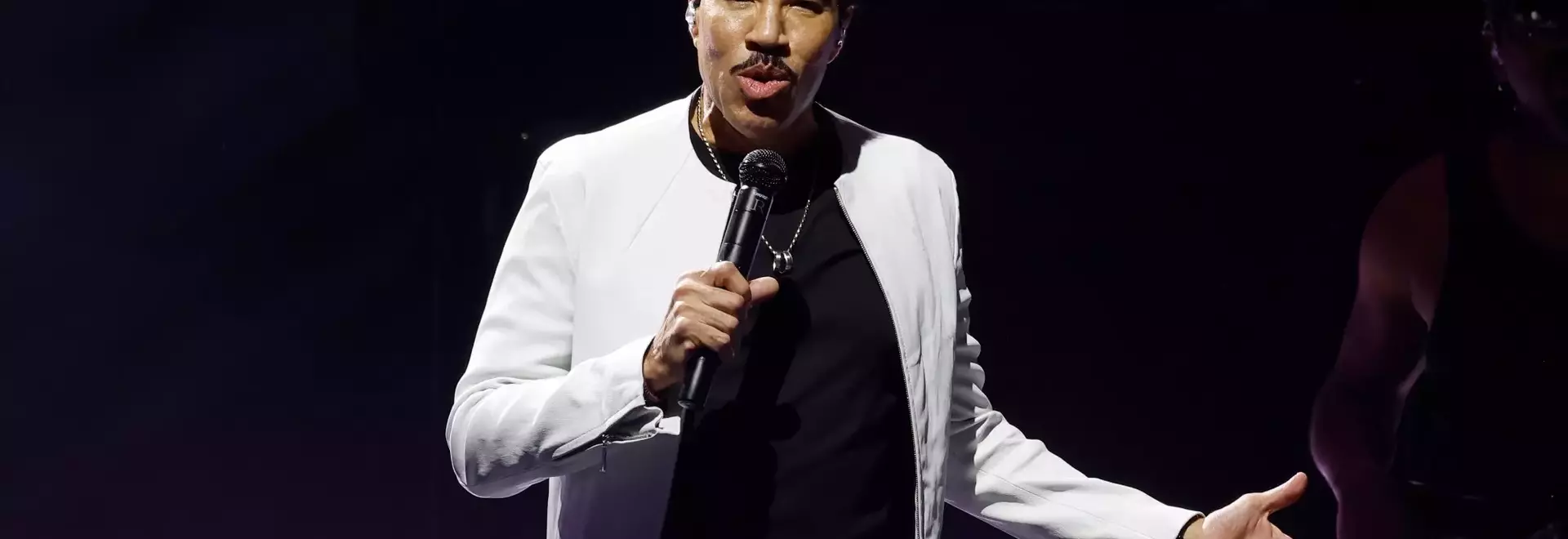 Lionel Richie Postpones Tour Dates After Undergoing Heart Procedure