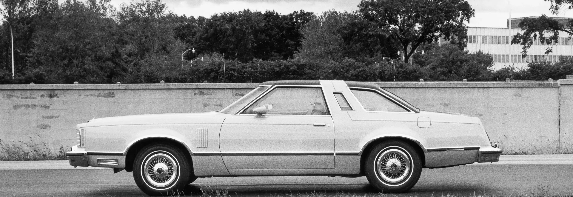 A Nostalgic Look at the 1977 Ford Thunderbird