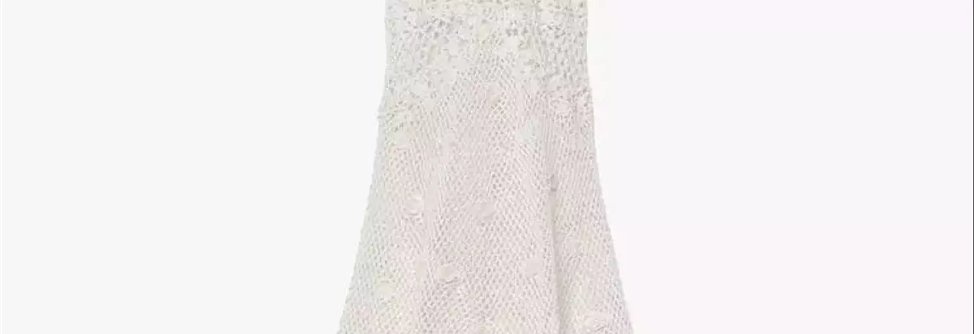 Choosing the Perfect Beach Wedding Dress: Style and Comfort for Your Seaside Celebration