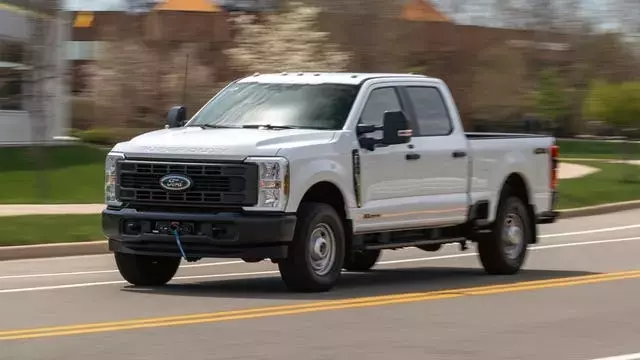 Ford Recalls Nearly 42,000 Expedition SUVs and Super Duty Trucks Over Headlight Defect