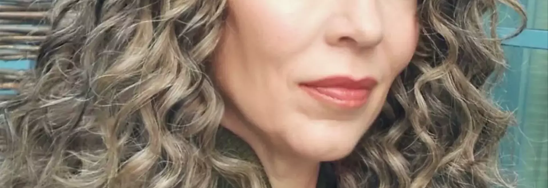 Olivia Colman's Latest Hairstyle Sparks Buzz and Admiration