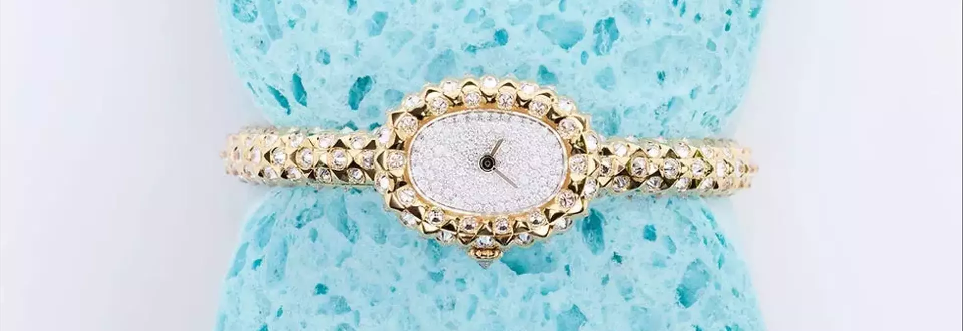 Cartier's Baignoire Watch: A Timeless Icon Reimagined