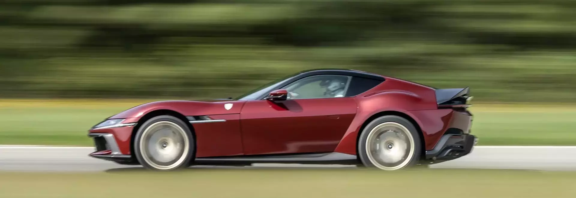 Ferrari 12Cilindri Manuale: A Return to Driving Purity