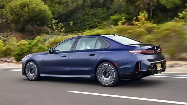 A Closer Look at the 2027 BMW 7 Series: Redefining Luxury and Performance