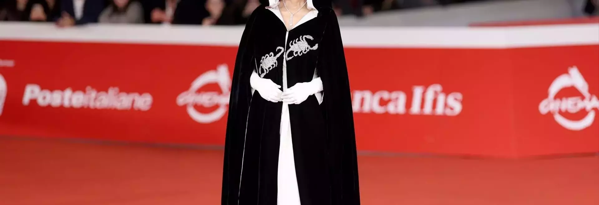 Celebrity Style Evolution: Kim Kardashian and Kris Jenner's Homage to Hollywood Glamour