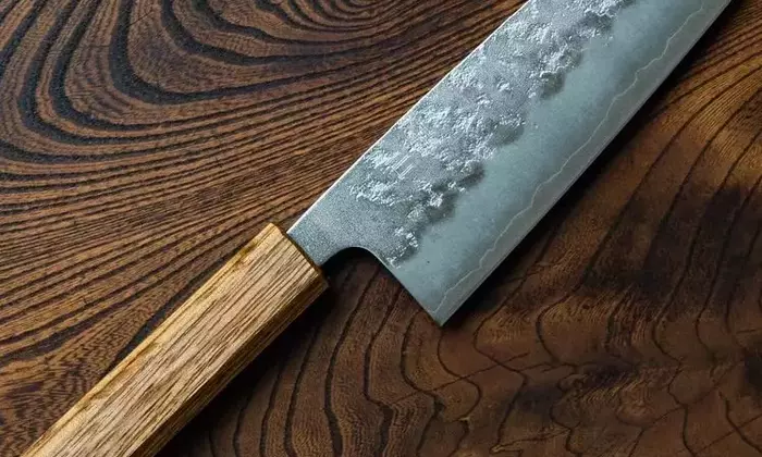 The Ultimate Guide to Santoku Knives: Precision and Versatility in Your Kitchen