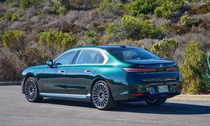 2027 BMW 7-Series: A Glimpse into the Future of Luxury Sedans